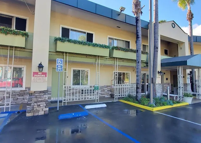 Quality Inn & Suites Anaheim At The Park